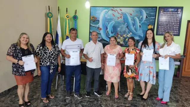 Na manhã do dia 05 de janeiro de 2023, no gabinete do prefeito Carlinho da Nacional, a Secretaria Municipal de Educação de Miranorte, representada pela secretária Célia Marques da Silva, em cumprimento às Leis de Gestão Democrática, deu posse aos novos Diretores Escolares eleitos para o biênio 2023/2024.