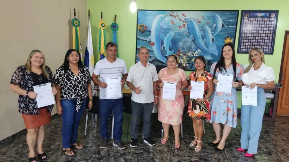 Na manhã do dia 05 de janeiro de 2023, no gabinete do prefeito Carlinho da Nacional, a Secretaria Municipal de Educação de Miranorte, representada pela secretária Célia Marques da Silva, em cumprimento às Leis de Gestão Democrática, deu posse aos novos Diretores Escolares eleitos para o biênio 2023/2024.