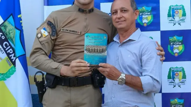 Prefeito Carlinho da Nacional participou da solenidade de encerramento do curso de formação de praça 2022